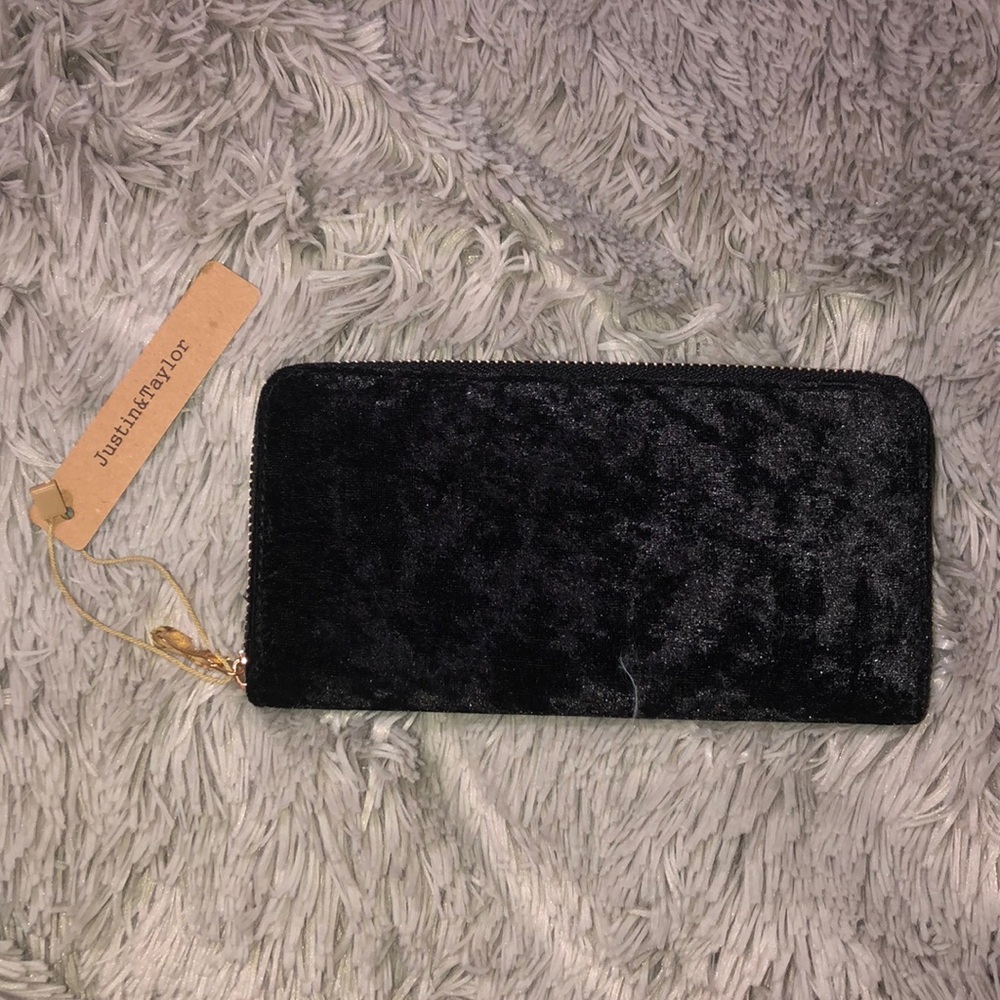 JUSTIN&TAYLOR BRAND NEW WALLET WITH TAG